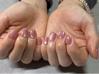 リヴレ(LIVRER)の写真/【パラジェル取扱いサロン◎】丁寧なネイルケアと技術で高評価♪シンプル上品な指先を演出いたします。