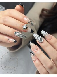 黒フレンチネイル