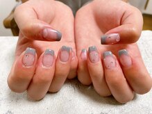 モグネイル(Mogunail)/グレーフレンチネイル