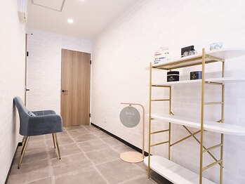 イロカ(Iroca)の写真/【三宮駅徒歩5分プライベートサロン】ご新規様,顧客様は付け替えオフ無料!アートし放題(オフ込)120分¥8800~