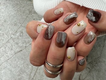 ダブリュー 今福鶴見店(W)の写真/【ハンド/フット】お客様の爪に合わせた美フォルムを★どの角度からも美しいワンランク上の見惚れる指先へ!