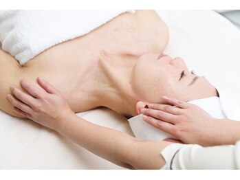 コリアンビューティーサロンリー(Lee)/首肩すっきりコルギ