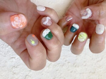 コーシェリ(koselig)/個性派ショートネイル