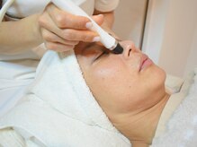 5つ星の雰囲気(ハイドラ毛穴洗浄で余分な皮脂や毛穴の奥の汚れを徹底的に洗浄)