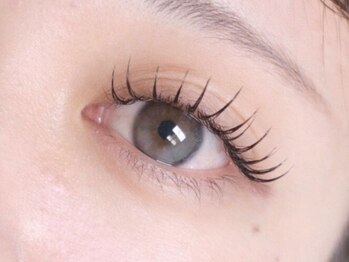 エミューアイラッシュ(emu. EYELASH)の写真/≪派手すぎないのに目元が明るく♪≫自然な束感まつげデザインがオススメ◎マスカラ卒業し時短に♪