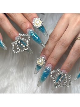 リアラ(Liara)の写真/艶フォルムつくる上質ロング＊自然な長さ出し～ロングまで◎どんな場面にも合うネイルをご提案いたします♪