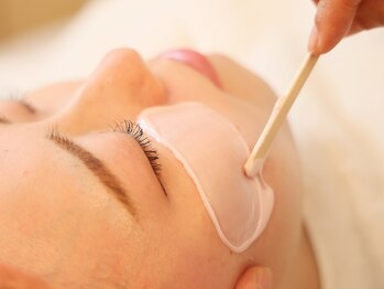 アール ピヴォワンヌ(R.pivoine)の写真/化粧ノリが変わる、素肌力アップ◎お顔まるごとWAX脱毛で産毛・角質を優しく除去し、触れたくなる素肌に♪