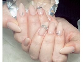 ビジューネイル/上品/ちゅるん