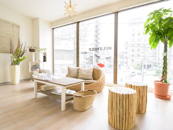 フルフルマハロ(HULU'HULU mahalo)/店内 待合