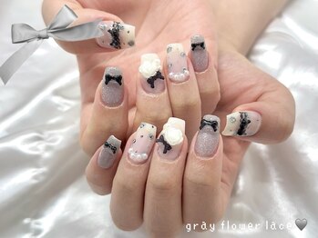 ルルシアン 代々木(luluchien)/グレーの小花柄とレース♪