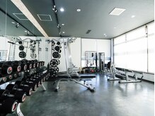 フィットニアー ジム(Fitnear gym)の雰囲気（充実のマシンラインナップ・トレーニングルーム）