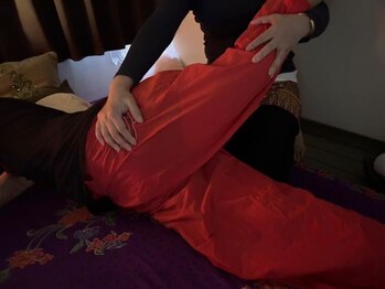 タイランド(Thailand)の写真/【タイ古式マッサージ60分￥3500】ググっと気持ちよく伸ばしてストレッチ！施術後は驚くほどスッキリ◎