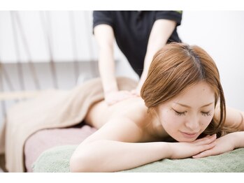 アンドゥナ 六甲店(ANDONA)の写真/秋に疲れを残さない!自律神経と肌リズムを整え贅沢時間に【オーダーBody100分お腹/顔ツボ付き100分¥13000】