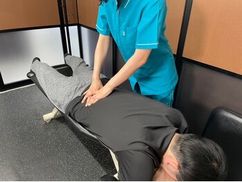 ボディ アンド フェイス サロン 真(Body and Face salon sym)の写真/【渋谷駅スグ】辛い腰痛に！身体の歪みやねじれを的確に見極め、驚くほどラクな身体へ♪