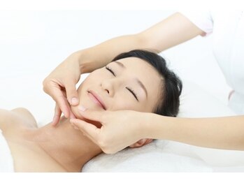 スリムアンドビューティー メゾン ド シュシュ(Slim&Beauty Maison de chouchou)/小顔