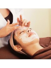 リラ プラス(Lila+)/悩みに合わせたフェイシャル登場