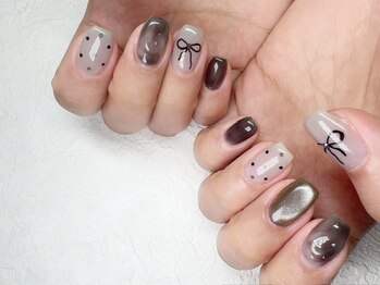 ナナネイル(7.Nail)/クール可愛らしいネイル