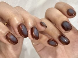 個性派チークネイル
