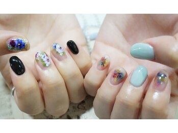 ネイル シスター(nail sister)/アシンメトリーフラワーネイル
