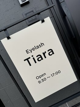 アイラッシュ ティアラ(Tiara)/看板