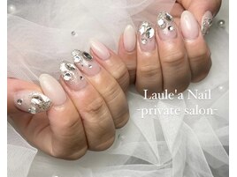 爪先輝く大人ネイル