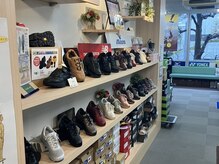 異邦人の雰囲気(各スポーツメーカーのウォーキングシューズなど厳選した品揃え♪)