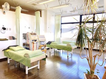 やまうら整骨院の写真/22時まで営業なのでお仕事帰りにリラックス♪朝は10時より対応◎《山浦式美容整体メソッド》で不調改善!