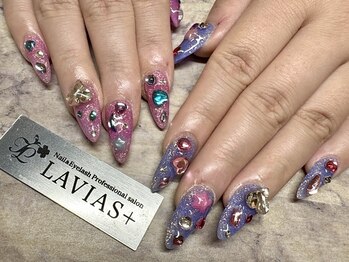 ラヴィアスプラス(LAVIAS+)の写真/《付替オフ全員無料》もっと長さが欲しい!爪が折れた!とお悩みの方必見◎長さ出しで細く綺麗な指先を実現♪