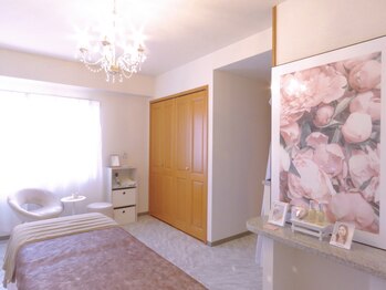 アズ(AZU702)の写真/愛らしさ満点の姫系空間で、女性好みの可愛さを追求したサロンです♪