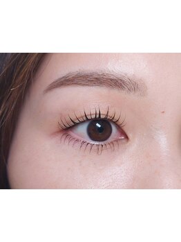 ナチュラル上品な目元にしたい