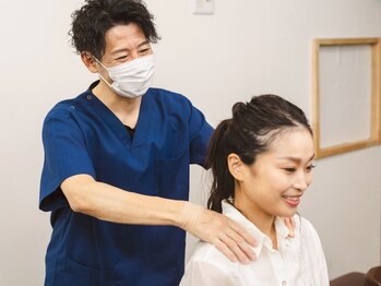 ファースト接骨院 八事日赤駅南院の写真/《昭和区・天白区》20代・30代の方も大歓迎◎慢性肩コリや腰痛はファースト接骨院にお任せください！