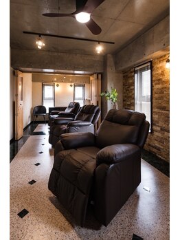 ドライヘッドスパ&ヘッドマッサージ専門店 仙豆のちから 本山店/サロン風景