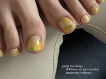 ラウ(Lau)の雰囲気（春のフットネイルもかわいい）