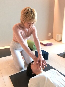 エンボディメントラボラトリー エイトレターズ(Embodiment Lab. 8 LETTERS)の写真/初めての方も安心のプライベートヨガレッスン♪肩こりや腰痛にお困りの方、冷えやむくみが気になる方にも◎