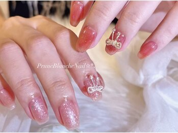 プリュネブランシュネイル(Prune Blanche Nail)/
