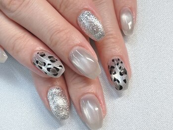 アーク(Ark)/ヒョウ柄ネイル★吉田担当
