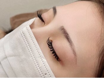 Re:lash 総社駅前店【まつげパーマ/パリジェンヌ/バインドロック】【4/4 OPEN予定】 の写真/【バインドロック/ダブルフラット扱い】持続力×圧倒的ボリューム!濃さもモチも妥協したくない欲張り女子に