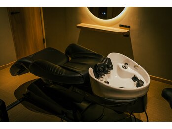 ゼン 銀座本店(ZEN)の写真/【五感を沈める、完全個室の余白】全室完全個室の空間で日常のノイズを遮断し、自分へと還るための「静寂」