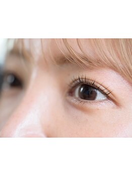ナチュラル上品な目元にしたい