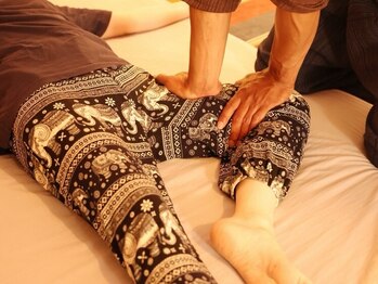チャーンスリン(chang surin)の写真/【立ち仕事/歩き疲れで足がパンパンでお悩みの方必見】タイ古式フットマッサージでだる重脚をスッキリ解消