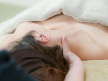 オハナ(Ohana)の写真/【キレイと癒し両方叶えたい女性に！】お客様の肌悩みに特化したフェイシャル+上半身リンパマッサージ付♪