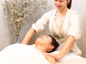 アンフェム(Anfem)の写真/【首肩こりによもぎ蒸しとオイルリンパマッサージで芯までほぐす温活極上ケア】足のむくみ・眼精疲労にも◎