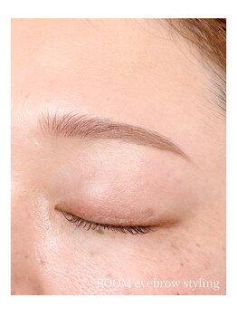 ルーム(ROOM)/細ストレート眉ナチュラルメイク