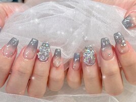 オーロラネイル 担当西村