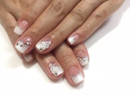 華やかホワイトネイル