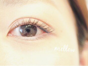 メロウアイラッシュ(mellow eyelash)/上のみ100本（両目）
