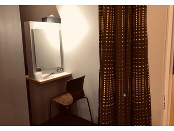 セラヴィ(C'est La Vie)/内観：メイクルーム