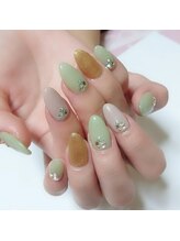 心の郷/淡グリーンふんわりネイル