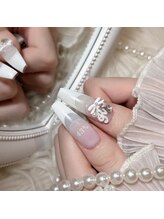 リンドネイル バイ モカ アンド ララ(Lind nail by moca and LaLa)/イニシャルネイル