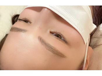 ピュアリス(Pualice)/アイブロウリフト&WAX